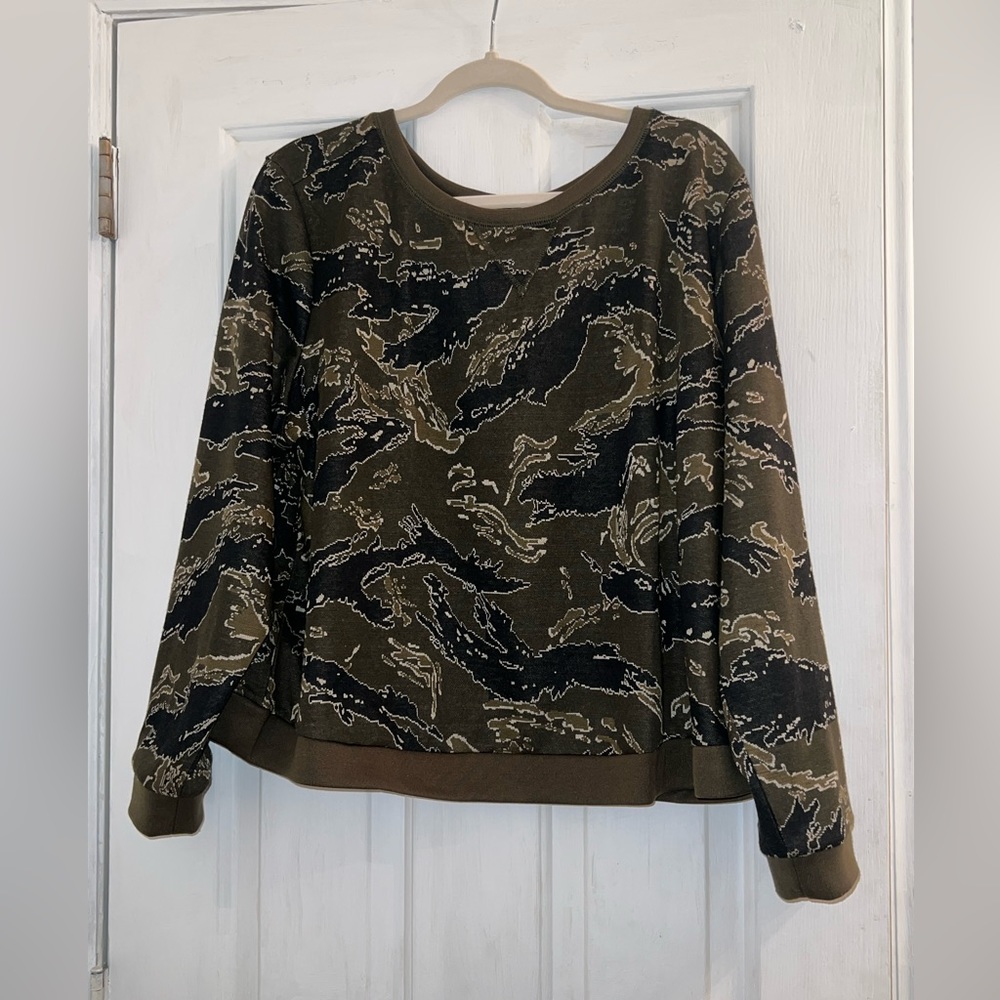 Size 3x green black graphic pixel camo camouflage long sleeve sweatshirt